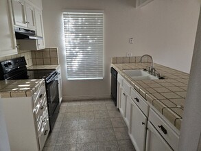 2716 W Caldwell Ave in Visalia, CA - Building Photo - Building Photo
