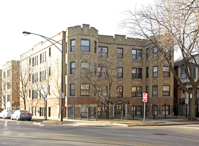 4250 N Clark St in Chicago, IL - Building Photo - Building Photo