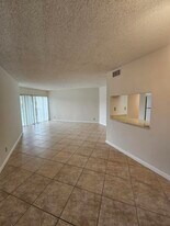 1820 N Congress Ave in West Palm Beach, FL - Building Photo