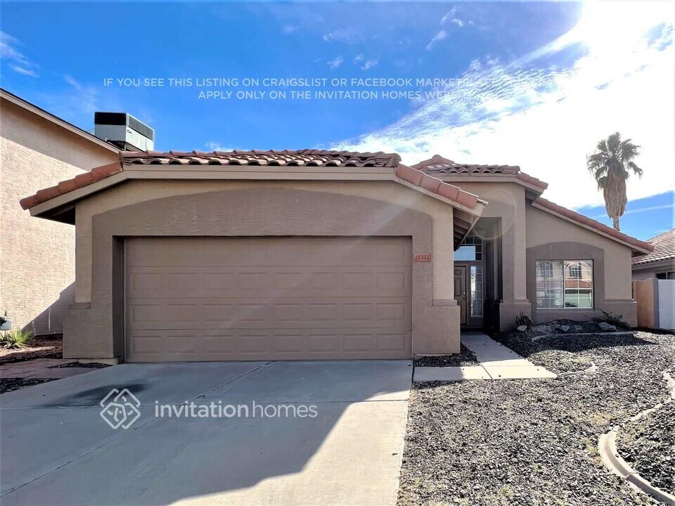 11311 W Alice Ave in Peoria, AZ - Building Photo