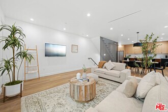 835 N McCadden Pl in Los Angeles, CA - Building Photo - Building Photo