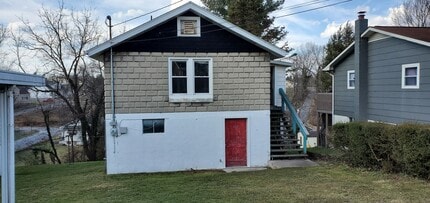 102 Lauren Ave in Beckley, WV - Building Photo - Building Photo