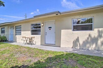 2703 NW 13th St in Fort Lauderdale, FL - Building Photo - Building Photo