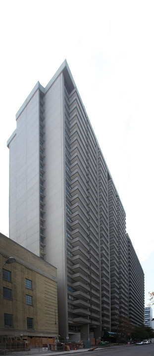 Carlton Court Apartments in Toronto, ON - Building Photo