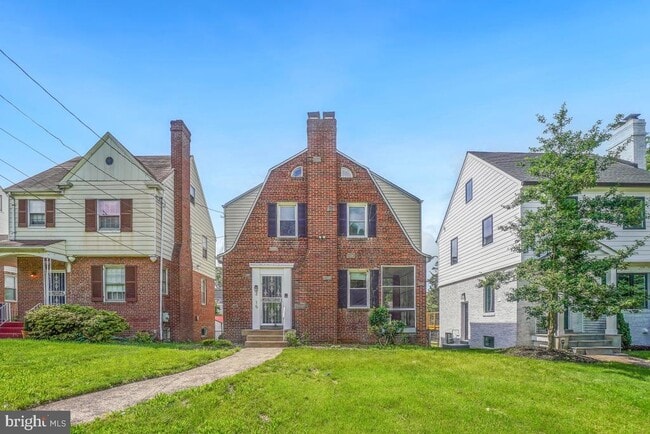 property at 2615 Otis St NE
