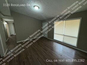 3320 Ridgeland Dr in Jackson, MS - Building Photo - Building Photo