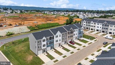 105 Milburn Dr in Martinsburg, WV - Building Photo - Building Photo