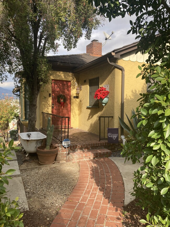 property at 1294 Boynton St