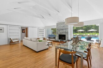 6 Dongan Way in East Hampton, NY - Building Photo - Building Photo