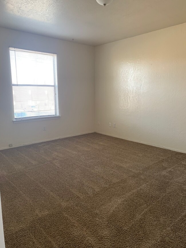 1011 Meadowlark Ct SE in Rio Rancho, NM - Building Photo - Building Photo