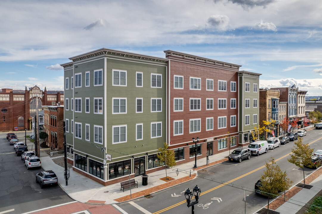 12 White St in Cohoes, NY - Building Photo