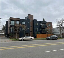 12520 Greenwood Ave N in Seattle, WA - Building Photo