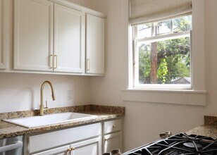 Brinkleys Apartments in Memphis, TN - Building Photo - Building Photo