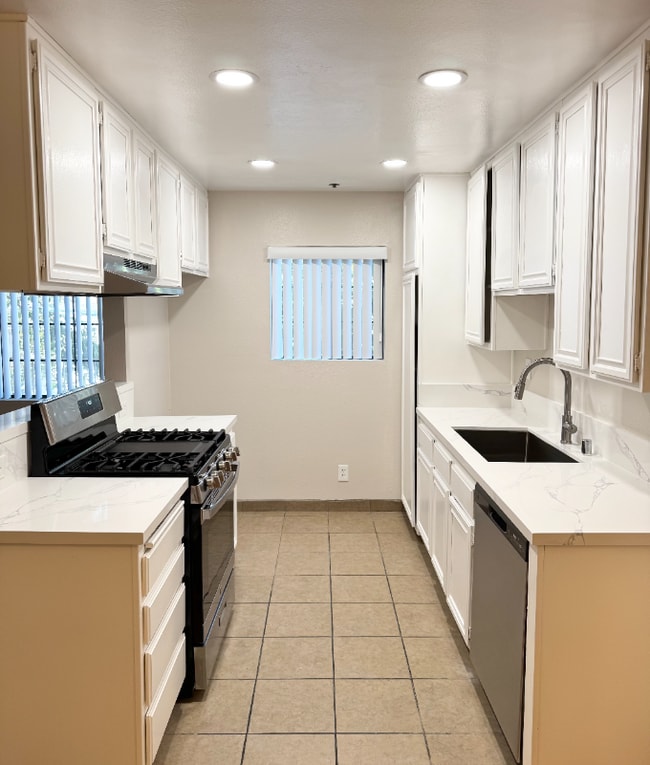 property at 625 E Palm Ave
