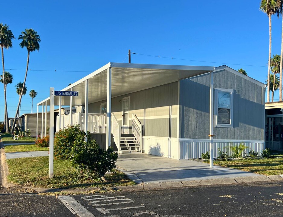 52 Las Naranjas St in Mercedes, TX - Foto de edificio