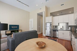 822 Perdido St in New Orleans, LA - Building Photo - Building Photo