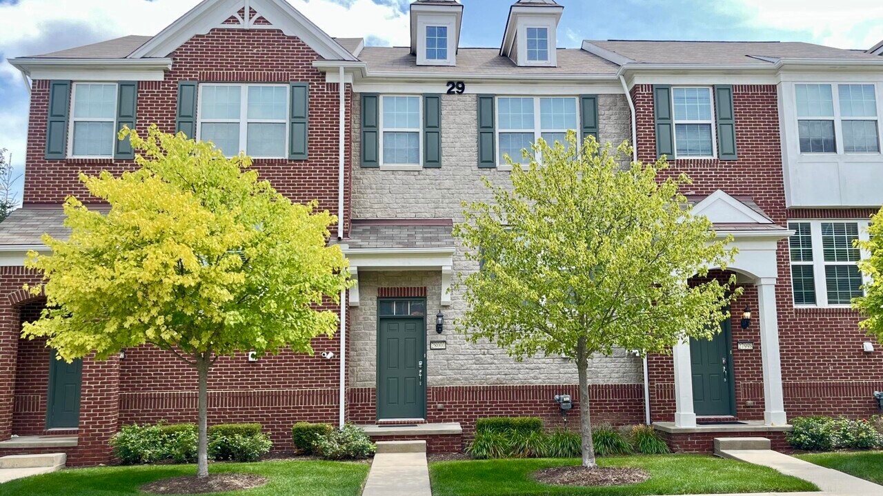 28000 Hopkins Dr in Novi, MI - Foto de edificio