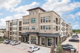 Mariposa at Communications Parkway in Plano, TX - Building Photo - Building Photo