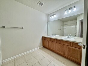 10307 Westpark Preserve Blvd in Tampa, FL - Building Photo - Building Photo