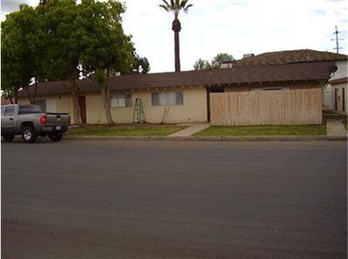 2001 26th St in Bakersfield, CA - Building Photo