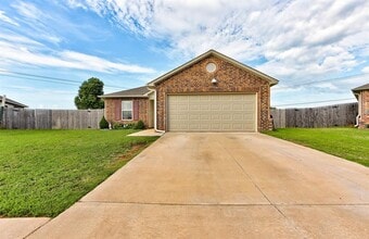 10544 NW 17th St in Oklahoma City, OK - Building Photo - Building Photo