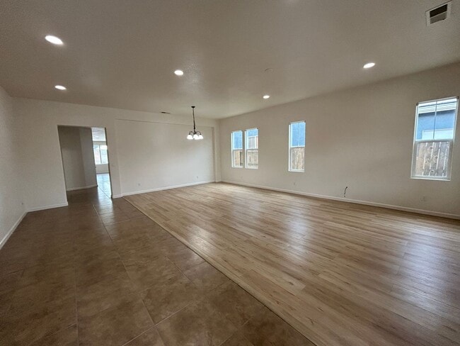 759 Hagerman Peak Dr in Newman, CA - Building Photo - Building Photo