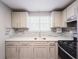 164 Coe Ave in East Haven, CT - Building Photo