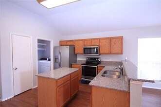 824 Dixon Ln in Denton, TX - Building Photo - Building Photo