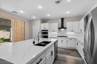 10744 New Boro Ave in Las Vegas, NV - Building Photo - Building Photo