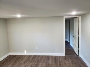 309 W Gentry St in Bells, TX - Foto de edificio - Building Photo