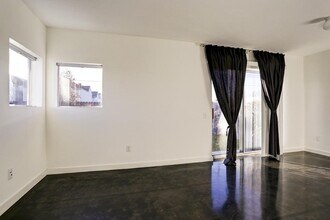 323 Sydnor St in Houston, TX - Building Photo - Building Photo