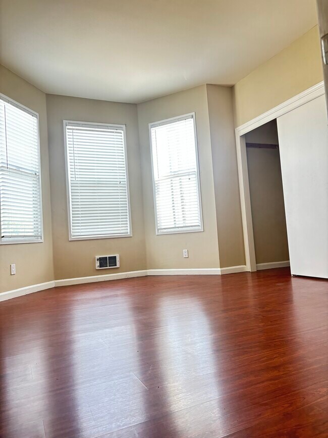 2445 Telegraph Ave, Unit Apt 204 in Oakland, CA - Building Photo - Building Photo