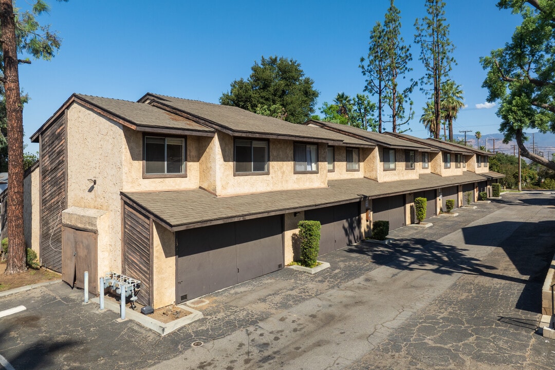 416 The Ter in Redlands, CA - Building Photo