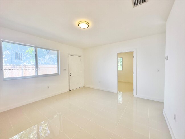 1841 NW 55th St in Miami, FL - Building Photo - Building Photo