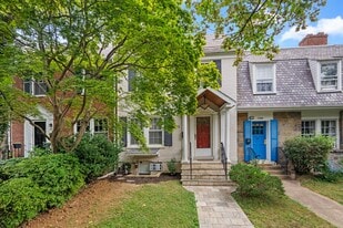 1711 37th St NW in Washington, DC - Building Photo