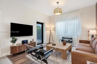 920 SW 9th St in Miami, FL - Foto de edificio - Building Photo