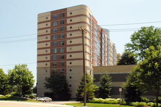 The Watermark in North Bergen, NJ - Building Photo - Building Photo