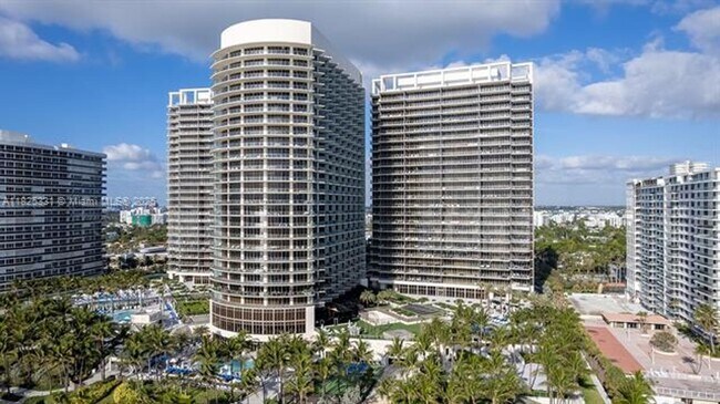 9701 Collins Ave in Bal Harbour, FL - Building Photo - Building Photo