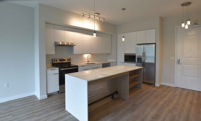 Marina Club Apartment homes in St. Petersburg, FL - Foto de edificio - Building Photo