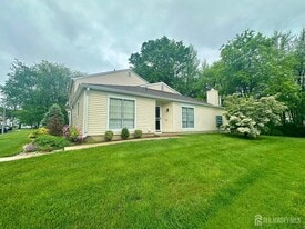 143 Archery Ct in Old Bridge, NJ - Building Photo