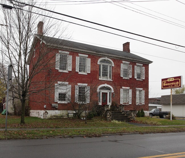 6 Church St in Nassau, NY - Foto de edificio - Building Photo