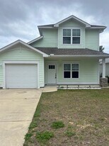 7481 Harvest Village Ct in Navarre, FL - Building Photo