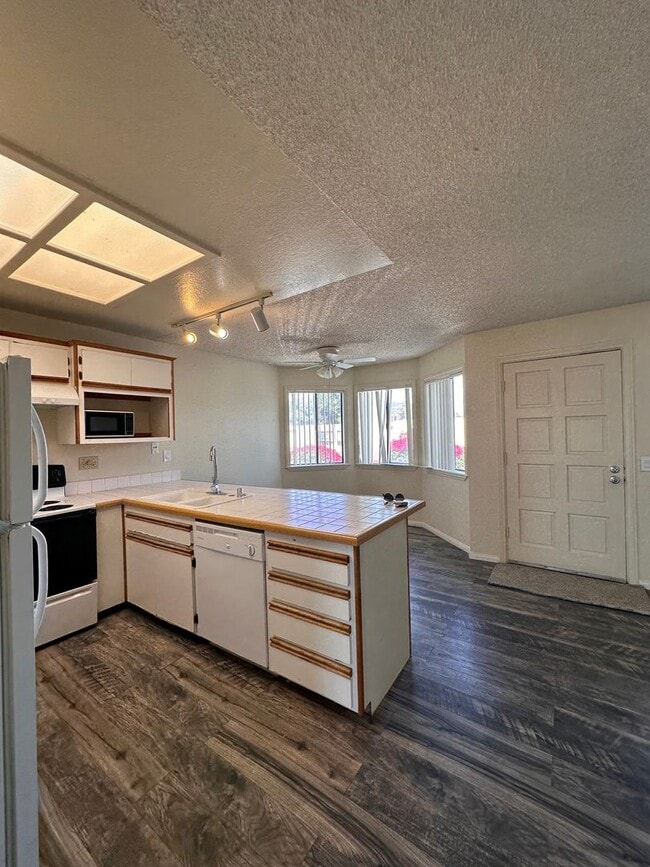 12616 Lakeshore Dr in Lakeside, CA - Building Photo - Building Photo