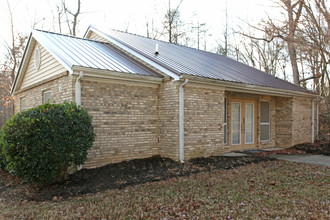 Laurel Oaks in Greensboro, NC - Building Photo - Building Photo