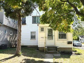 7006 Toepfer Rd in Warren, MI - Building Photo