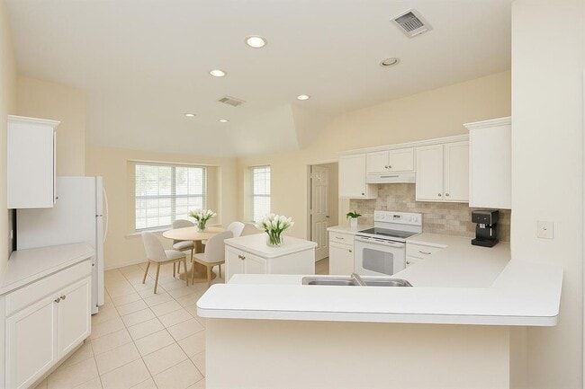 1811 Standing Oak Ct in Richmond, TX - Building Photo - Building Photo