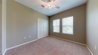 1335 Canyon Creek Cir in College Station, TX - Building Photo - Building Photo