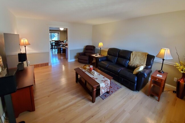 1502 W Weiland Ln in Appleton, WI - Building Photo - Building Photo