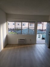 1713 Scott Rd, Unit #15 in Burbank, CA - Foto de edificio - Building Photo