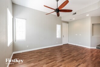 8285 Harvest Spring Pl in Las Vegas, NV - Foto de edificio - Building Photo